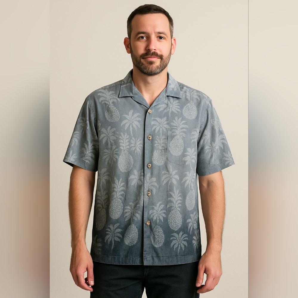 Men’s Hawaiian Shirt – Size L – Gray Pineapple Print – Short Sleeve Button Up